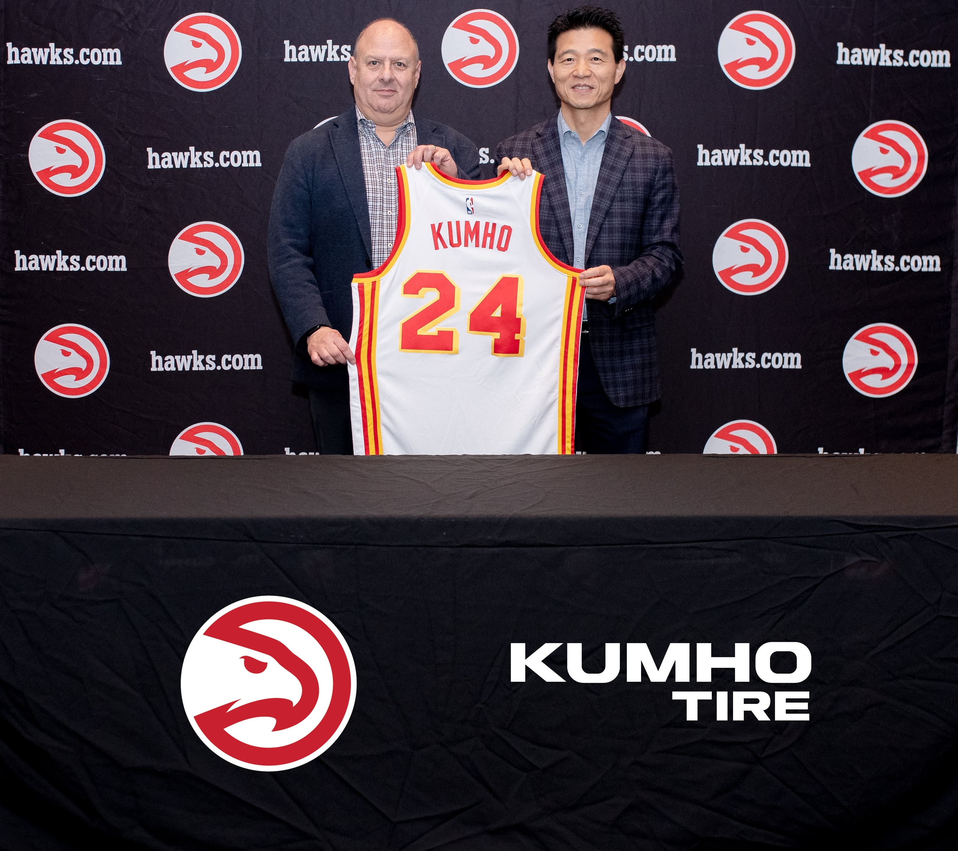 1.%20Hawks_x_Kumho_Tire_-_Signing_Ceremony_Photo.jpg